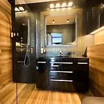 Luxury Z Duzym Tarasem - Park Apartment Poznan