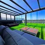 Luxury Z Duzym Tarasem - Park 아파트